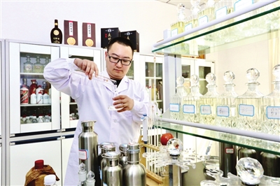 【遵义日报】仁怀名酒工业园区 发挥产业集聚优势打造白酒产业集群