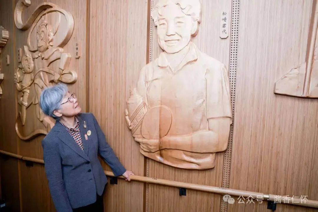 6月8日至9日,第十一届成都种业博览会在成都举办。贵州茅台酒厂(集团)红缨子农业科技发展有限公司(以下简称“茅台红缨子公司”),携“红缨子”“红珍珠”“台糯9号”三款产品亮相展会,吸引不少行业专家、学者、经销商、种植户等到场参观了解。据了解,茅台红缨子公司是此次大会上唯一的高粱品牌展示企业。  图片 在此次参展的三款产品中,“红缨子”高粱被参展者多次提及。作为酱酒产业“第一车间”,“红缨子”高粱品(图4) 6月8日至9日,第十一届成都种业博览会在成都举办。贵州茅台酒厂(集团)红缨子农业科技发展有限公司(以下简称“茅台红缨子公司”),携“红缨子”“红珍珠”“台糯9号”三款产品亮相展会,吸引不少行业专家、学者、经销商、种植户等到场参观了解。据了解,茅台红缨子公司是此次大会上唯一的高粱品牌展示企业。  图片 在此次参展的三款产品中,“红缨子”高粱被参展者多次提及。作为酱酒产业“第一车间”,“红缨子”高粱品(图4)