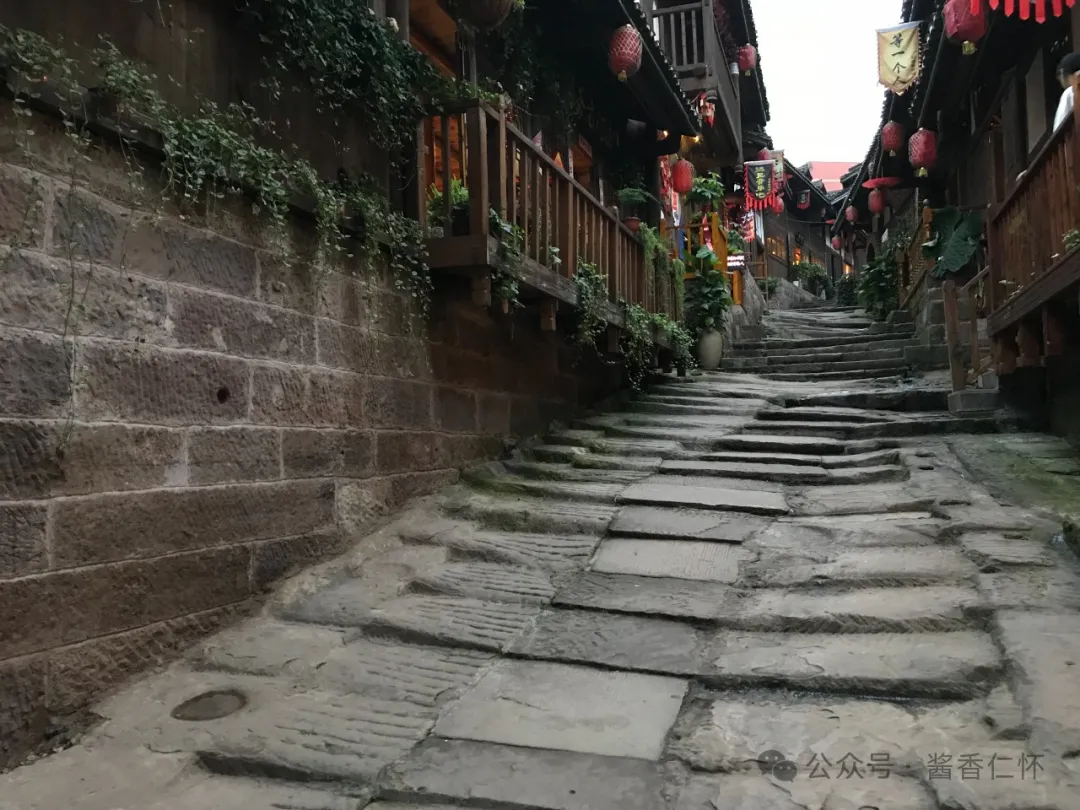 【寻仁迹】石沓沓古城及僰人探析(图1)