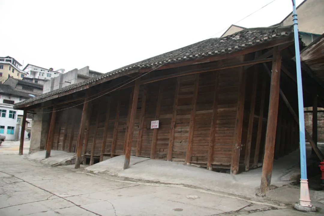 仁怀酱香酒的“前世今生”之近代和当代：茅台酒“一摔成名”(图2)