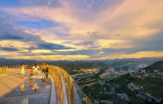 酒都仁怀·风华蝶变——写在仁怀撤县设市三十周年之际(图7) 酒都仁怀·风华蝶变——写在仁怀撤县设市三十周年之际(图7)