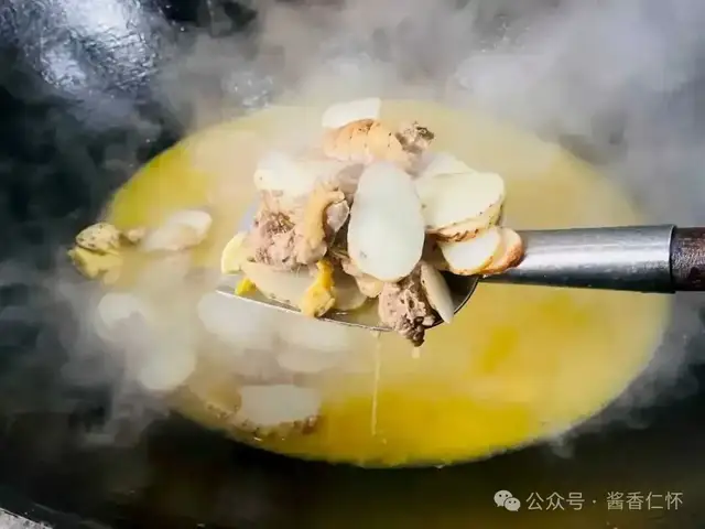 『仁怀物种』冬暖仁怀:一碗天麻炖鸡里的养生密码(图1) 『仁怀物种』冬暖仁怀:一碗天麻炖鸡里的养生密码(图1)