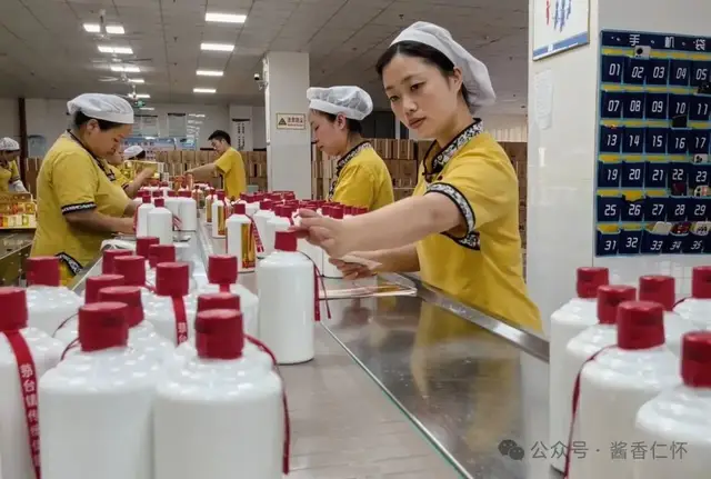 【岁末年初产区行】逆势破局 夜郎古酒业2025年实现多市场突破(图4) 【岁末年初产区行】逆势破局 夜郎古酒业2025年实现多市场突破(图4)