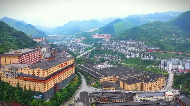 【岁末年初产区行】逆势破局 夜郎古酒业2025年实现多市场突破(图5) 【岁末年初产区行】逆势破局 夜郎古酒业2025年实现多市场突破(图5)