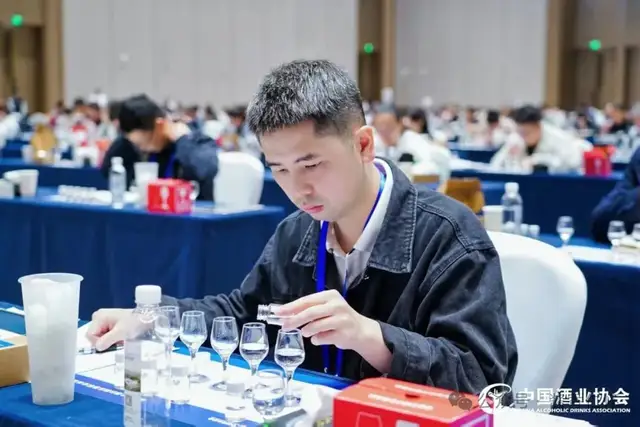 【新晋“国评”风采】潘承金:以嗅觉为尺 以钻研为度(图1) 【新晋“国评”风采】潘承金:以嗅觉为尺 以钻研为度(图1)