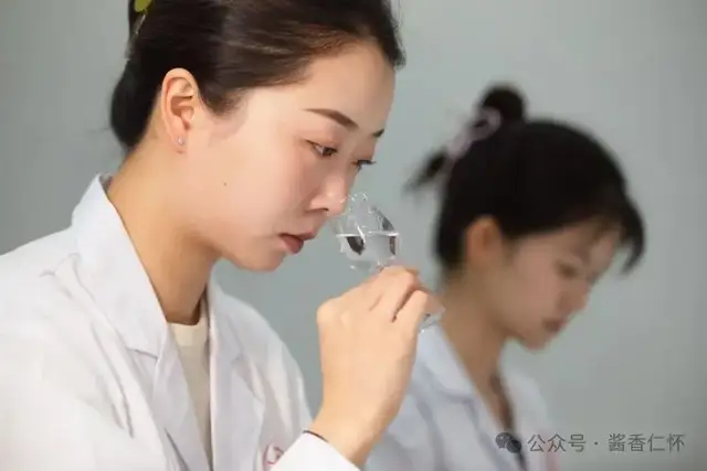 【新晋“国评”风采】姜元晖:酱香新秀 巾帼匠心(图1) 【新晋“国评”风采】姜元晖:酱香新秀 巾帼匠心(图1)