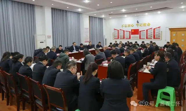 常文松:聚焦“五个最”提升酱香白酒核心产区引领力(图2) 常文松:聚焦“五个最”提升酱香白酒核心产区引领力(图2)